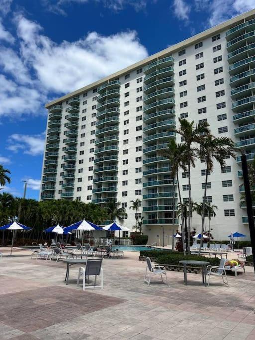 Sunny Isles Beach Spacious Apartment المظهر الخارجي الصورة